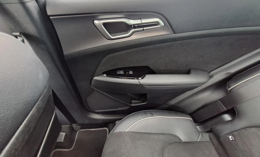 Kia Sportage 2022 Hybrid Electric/Gasoline Automatic Image 14