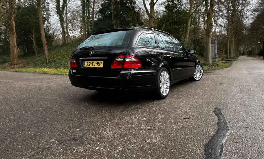 Mercedes-Benz E 200 2006 Gasoline Automatic Image 3