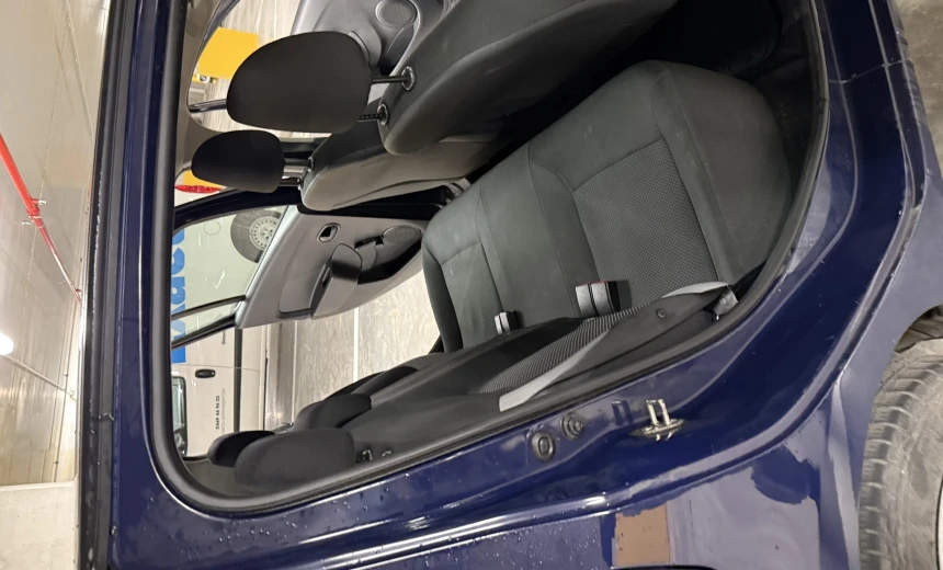 Dacia Sandero 2015 Diesel Manual Image 19