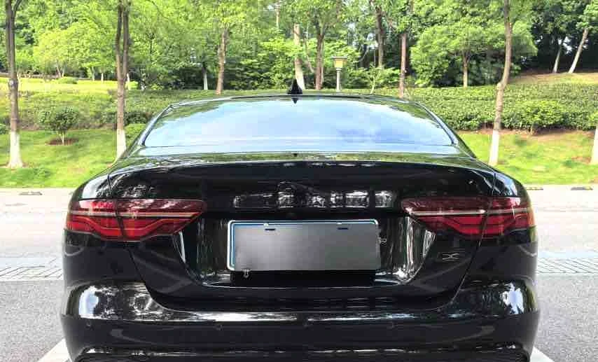 Jaguar XE 2025 Gasoline Automatic Image 5