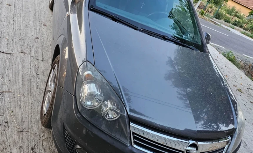 Opel Astra 2010 Gasoline Manual Image 1