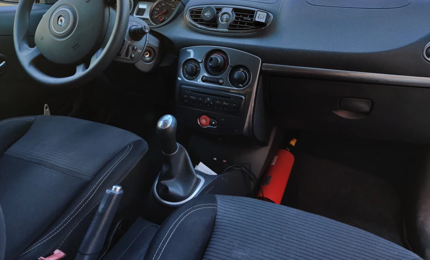 Renault Clio 2014 Gasoline Manual Image 3