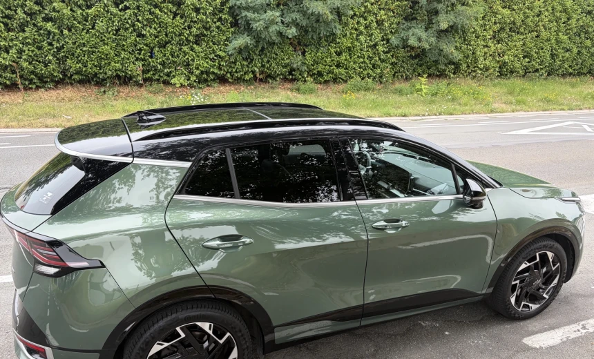 Kia Sportage 2023 Hybrid Electric/Gasoline Automatic Image 5