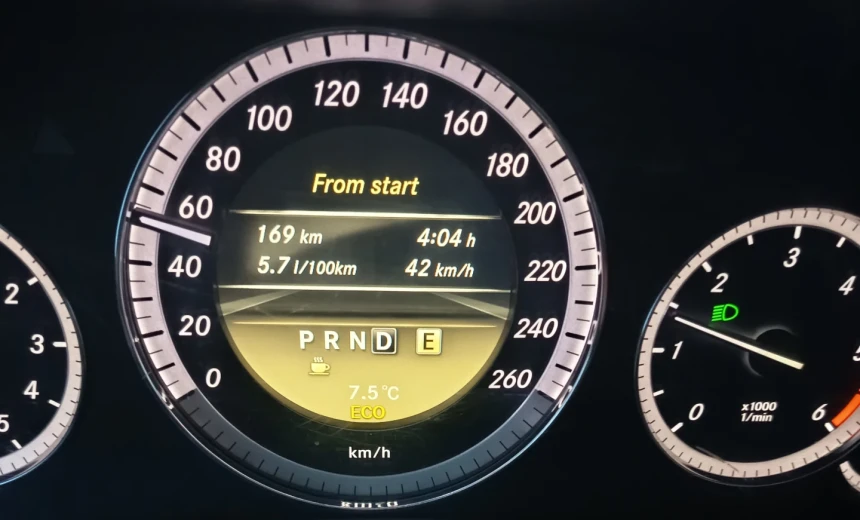 Mercedes-Benz E 200 2011 Diesel Automatic Image 8