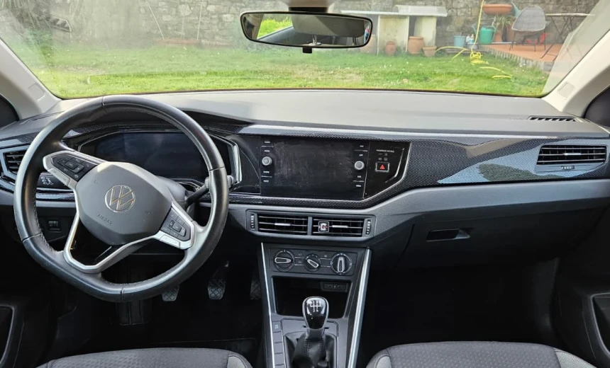 Volkswagen Polo 2022 Gasoline Manual Image 9