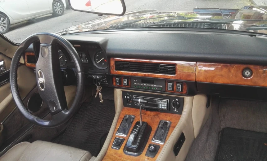 Jaguar XJS 1989 Gasoline Automatic Image 6