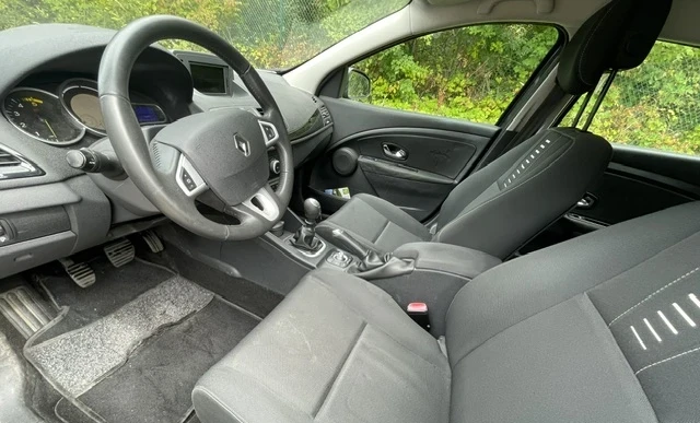 Renault Megane 2011 Diesel Manual Image 9