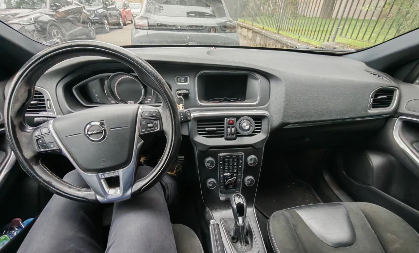 Volvo V40 2017 Diesel Manual Image 6