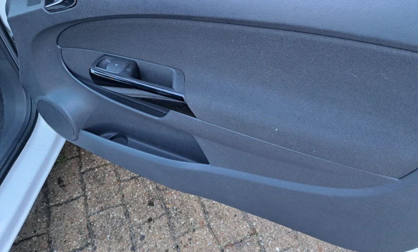 Opel Corsa 2012 Gasoline Manual Image 10