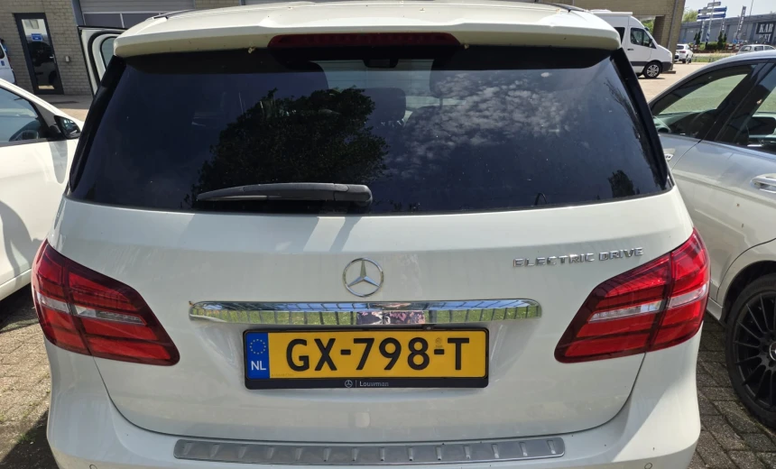 Mercedes-Benz B 250 2015 Electric Automatic Image 13