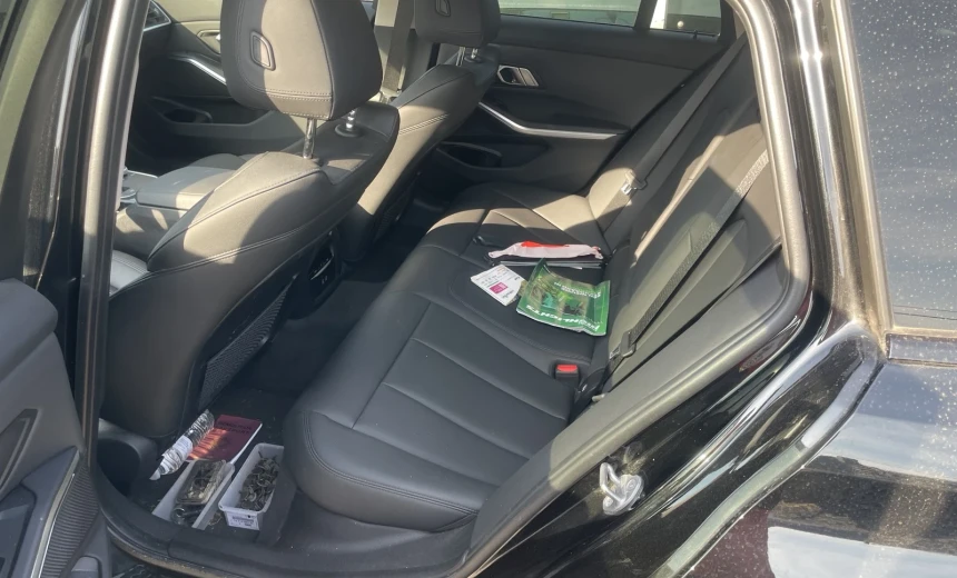 BMW 330 2021 Hybrid Electric/Gasoline Automatic Image 9