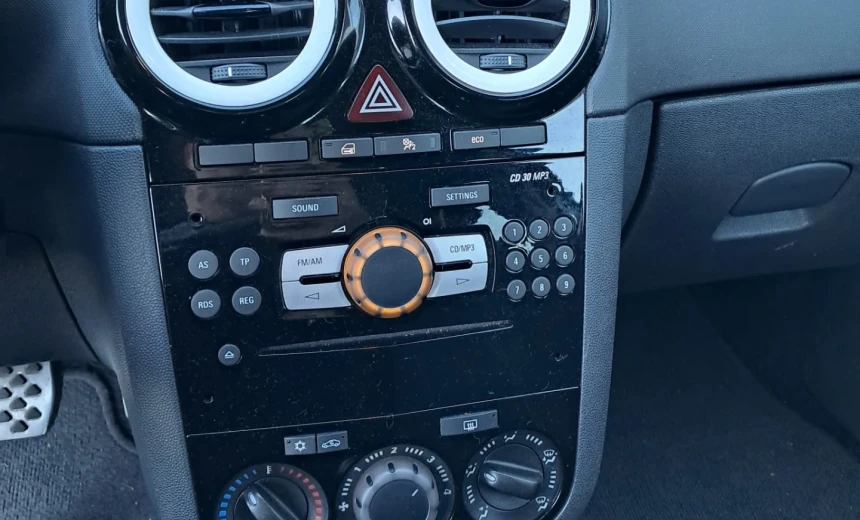 Opel Corsa 2012 Gasoline Manual Image 1