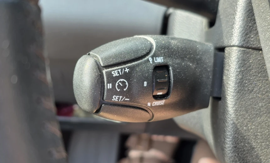 Peugeot 308 2011 Diesel Manual Image 8