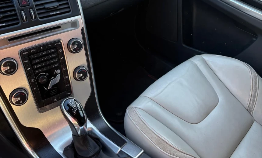 Volvo XC60 2017 Diesel Automatic Image 19