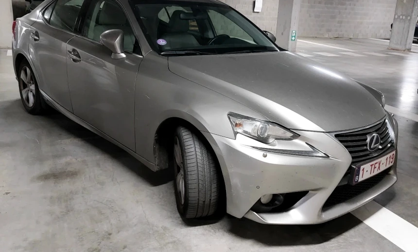 Lexus IS 300 2014 Hybrid Electric/Gasoline Automatic Image 3