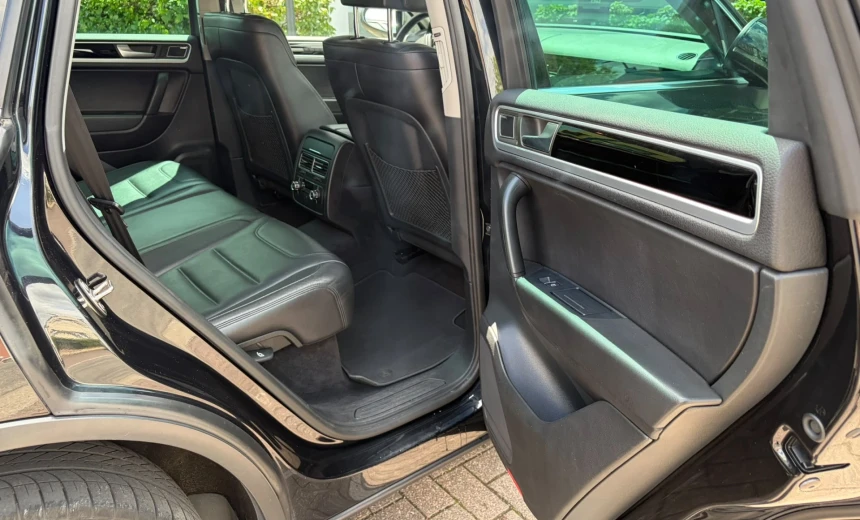 Volkswagen Touareg 2012 Diesel Automatic Image 13