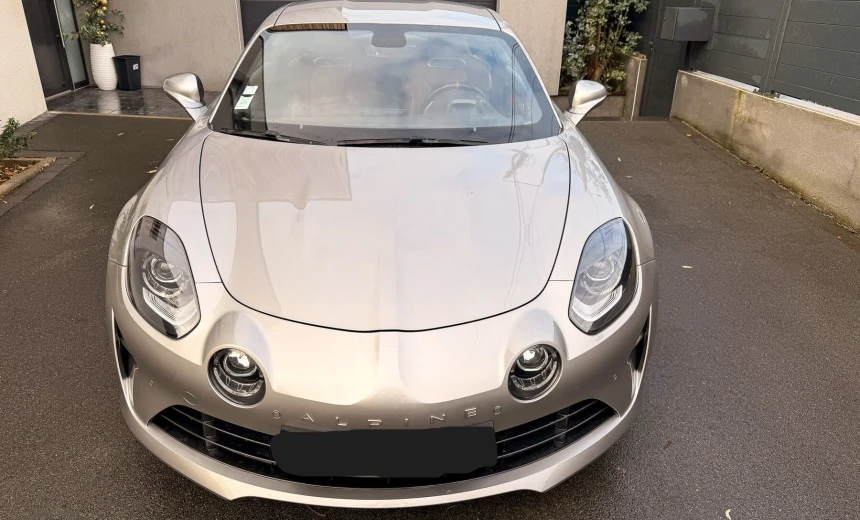 Alpine A110 2020 Gasoline Automatic Image 1