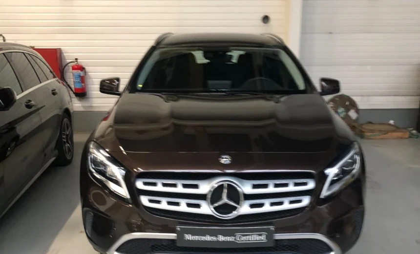 Mercedes-Benz GLA 180 2018 Gasoline Automatic Image 9