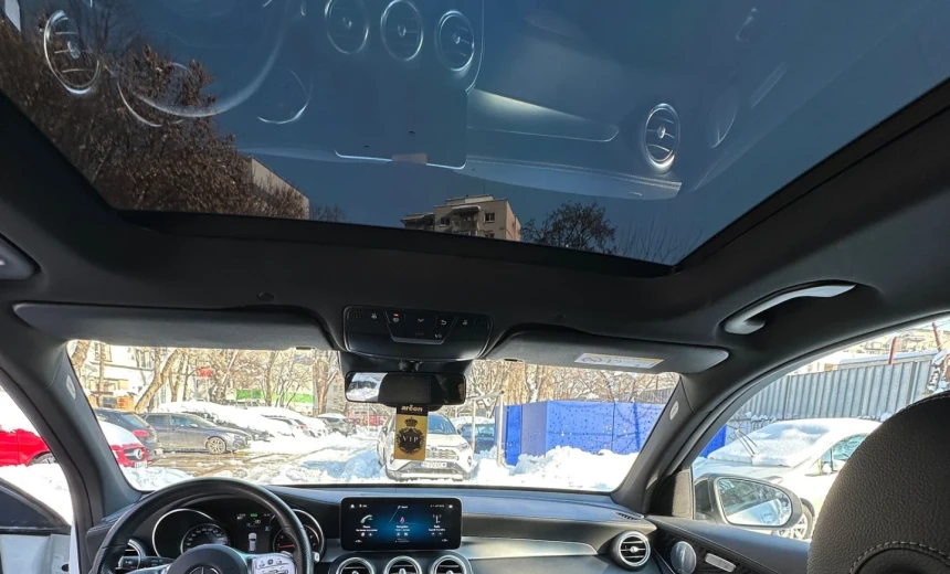 Mercedes-Benz GLC 300 2019 Hybrid Electric/Gasoline Automatic Image 6