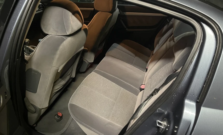 Peugeot 407 2007 Gasoline Manual Image 6