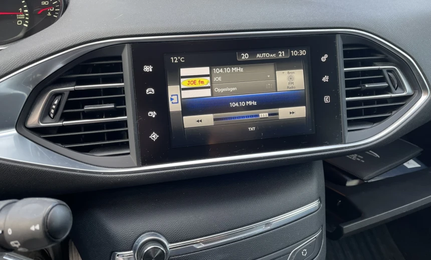 Peugeot 308 2016 Gasoline Manual Image 11