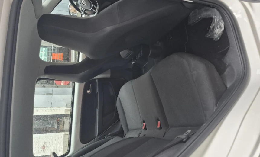 Volkswagen up! 2016 Gasoline Manual Image 0