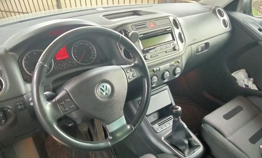 Volkswagen Tiguan 2009 Gasoline Manual Image 3