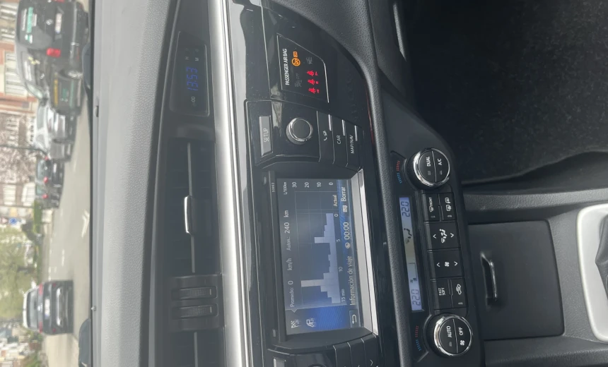 Toyota Corolla 2015 Diesel Manual Image 12