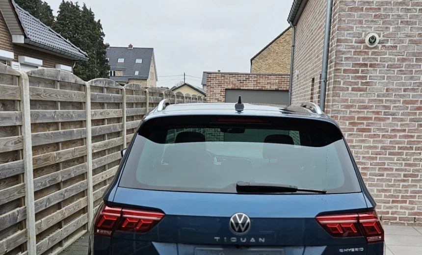 Volkswagen Tiguan 2022 Hybrid Electric/Gasoline Automatic Image 1