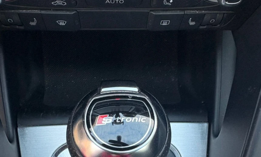 Audi A3 2010 Gasoline Automatic Image 3