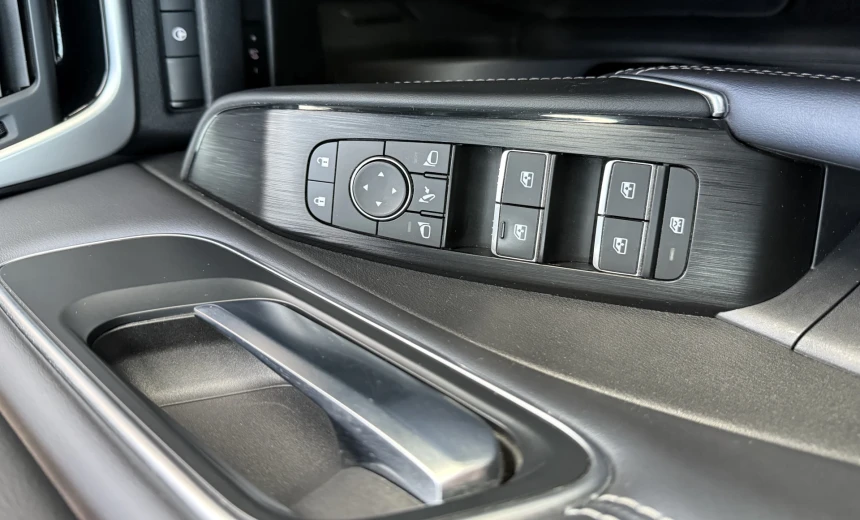 Nissan Qashqai 2023 Hybrid Electric/Gasoline Manual Image 10