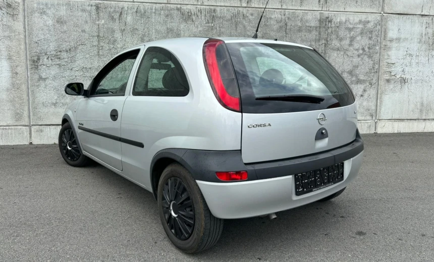 Opel Corsa 2003 Gasoline Automatic Image 3