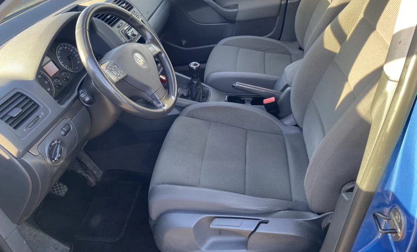 Volkswagen Golf 2004 Gasoline Manual Image 3