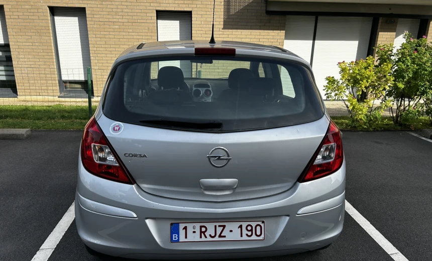 Opel Corsa 2011 Gasoline Manual Image 1