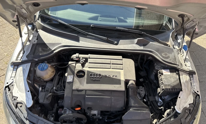 Audi TT 2007 Gasoline Automatic Image 13