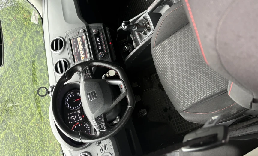 SEAT Ibiza 2016 Gasoline Manual Image 4