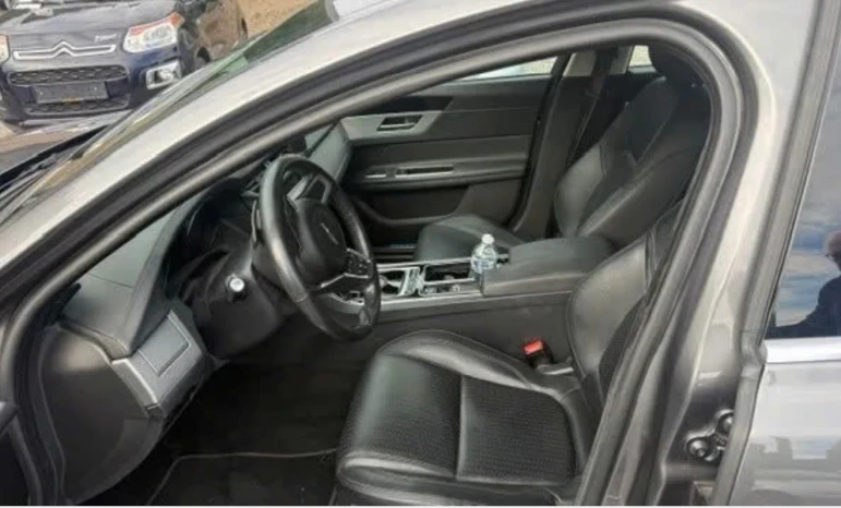 Jaguar XF 2019 Gasoline Automatic Image 6