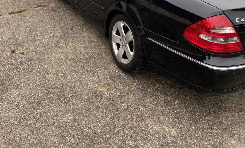 Mercedes-Benz E 270 2004 Diesel Automatic Image 2