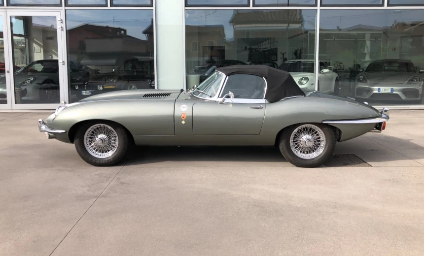 Jaguar E-Type 1969 Gasoline Manual Image 3