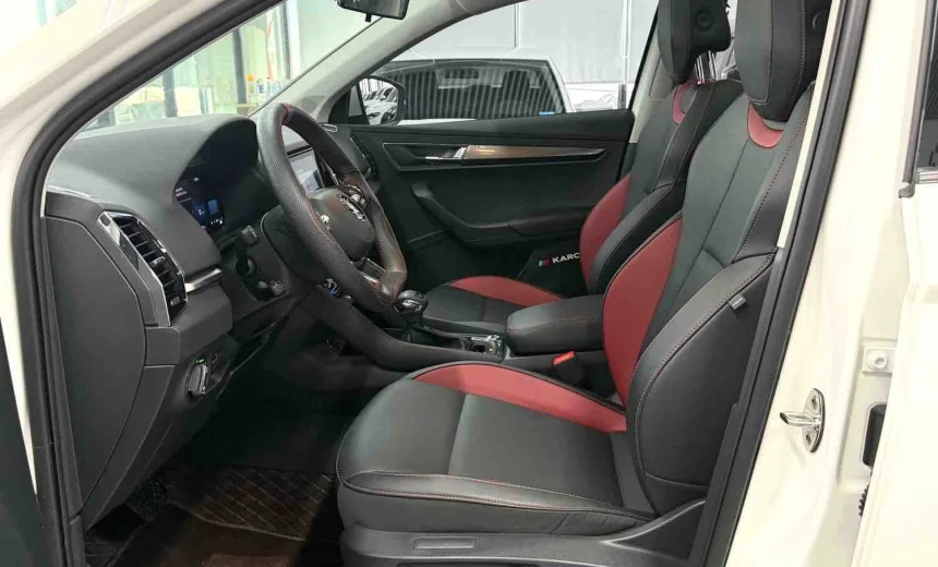 Skoda Karoq 2023 Gasoline Automatic Image 6