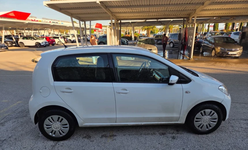 Volkswagen up! 2016 Gasoline Automatic Image 1