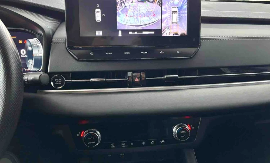 Mitsubishi Outlander 2023 Gasoline Automatic Image 9