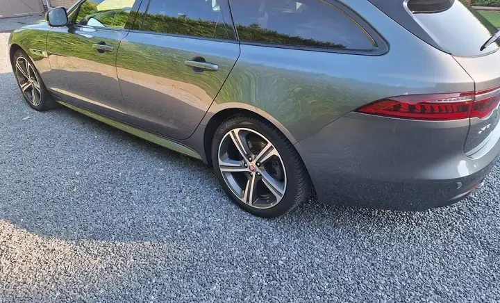 Jaguar XF 2019 Gasoline Automatic Image 2