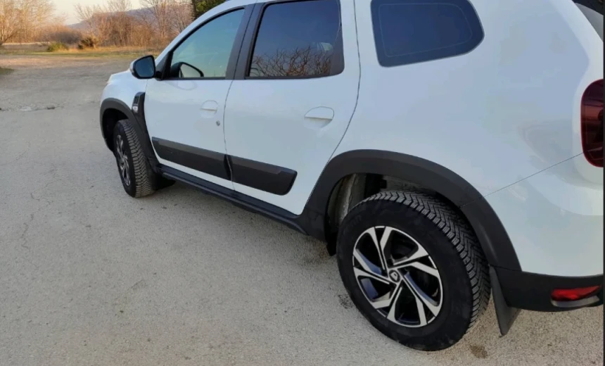 Dacia Duster 2022 Gasoline Manual Image 4