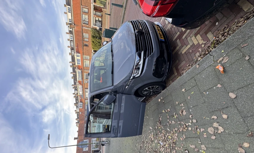 Volkswagen T6.1 Transporter 2023 Diesel Automatic Image 1