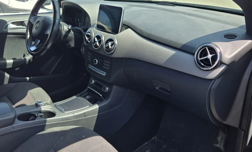 Mercedes-Benz B 250 2015 Electric Automatic Image 1