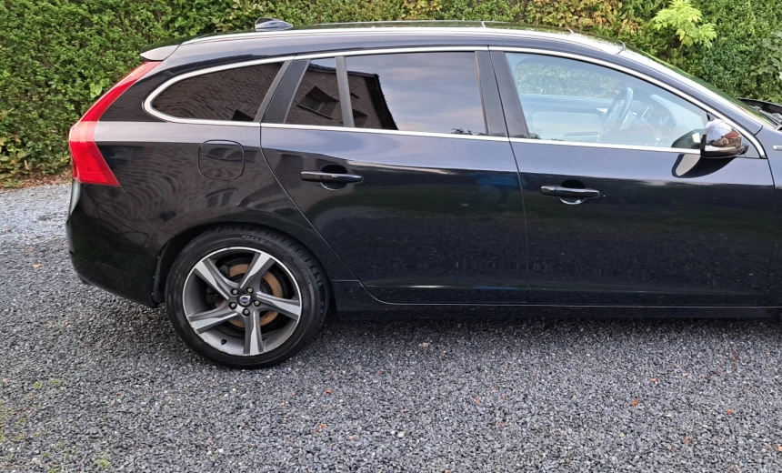 Volvo V60 2013 Hybrid Electric/Diesel Automatic Image 9