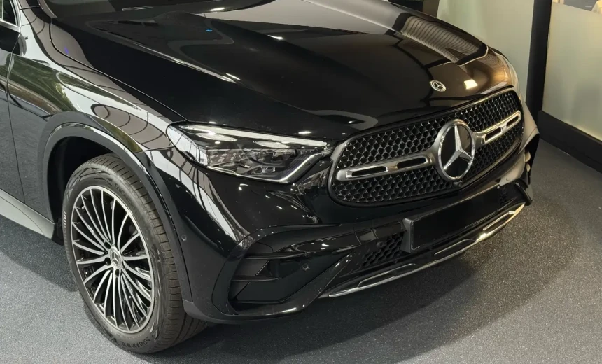 Mercedes-Benz GLC 300 2023 Hybrid Electric/Diesel Automatic Image 9