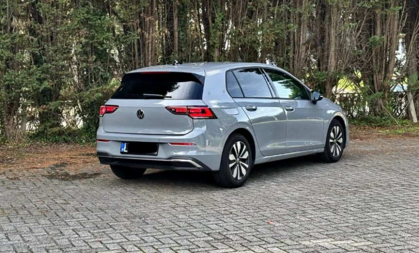 Volkswagen Golf 2025 Hybrid Electric/Gasoline Automatic Image 1