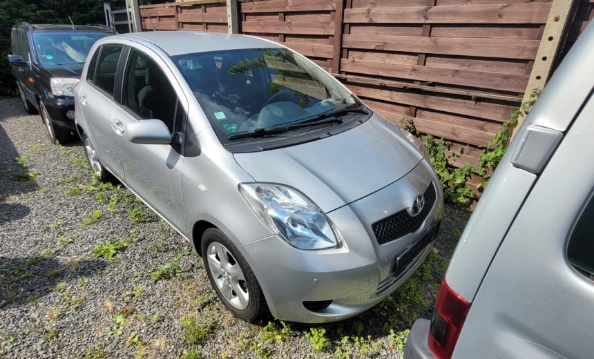 Toyota Yaris 2007 Gasoline Automatic Image 7